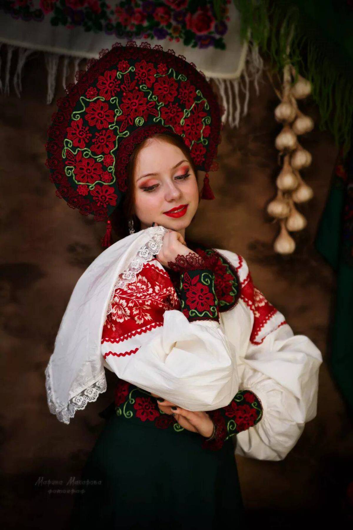 Women in Slavic costumes underwear in Santo Andre
