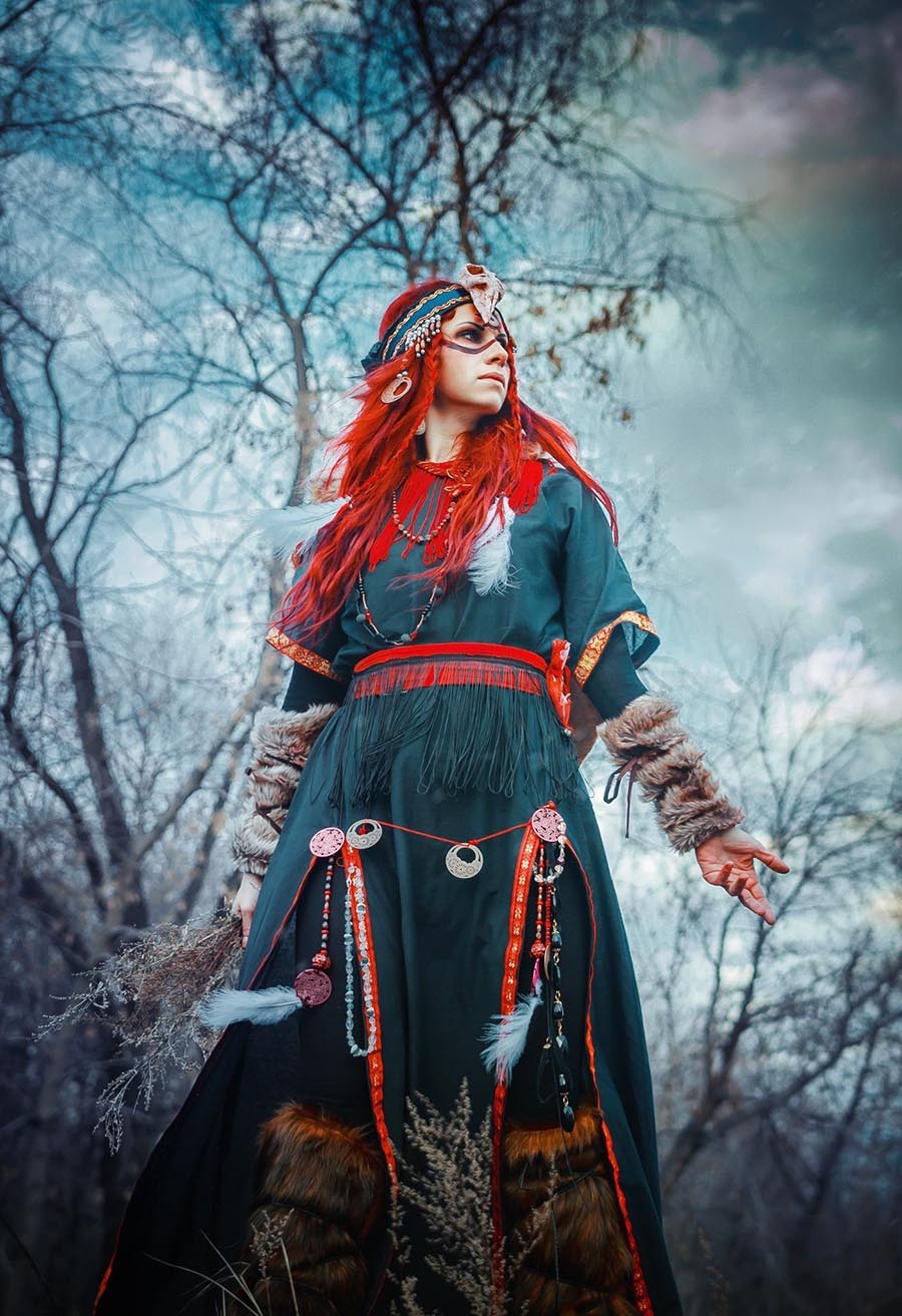 Take a pause and enjoy Girls in Slavic costumes — streaming from Santo Andre