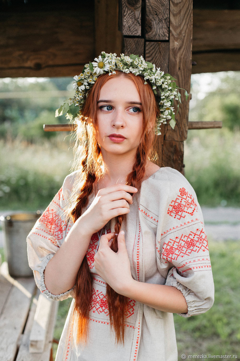 A playful frame from Girls in Slavic costumes — online in Santo Andre