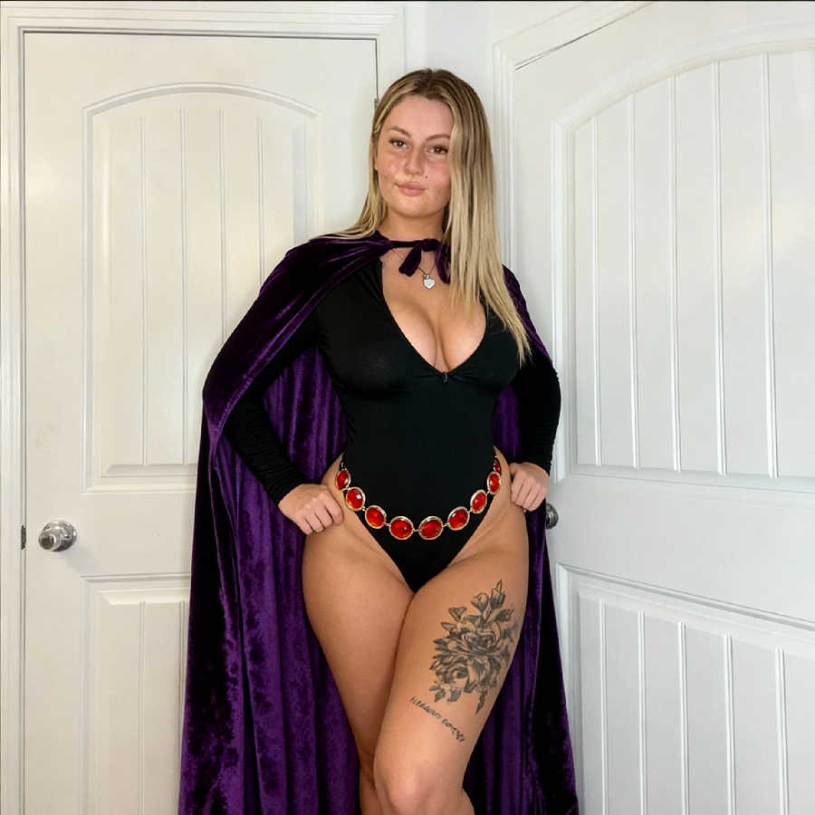 Sofia Cosplay in her underwear in Santo Andre